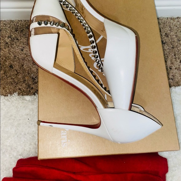 Christian Louboutin
White Spike Cross 100 Pvc Silver Criss Ankle Strap Stiletto - Picture 9 of 11